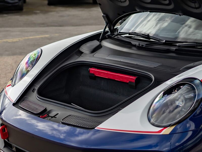 PORSCHE 911