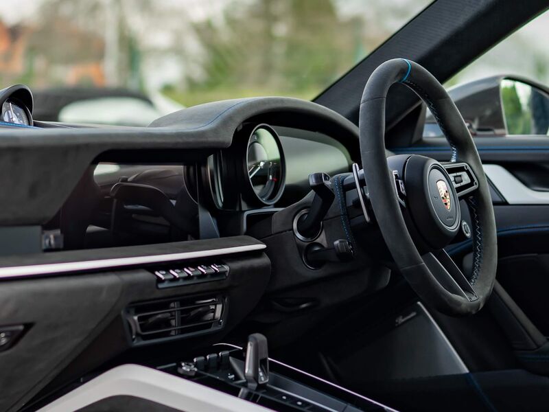 PORSCHE 911
