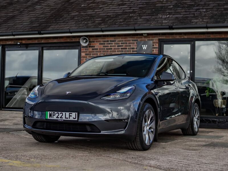 TESLA MODEL Y
