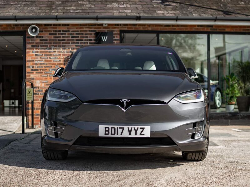 TESLA MODEL X