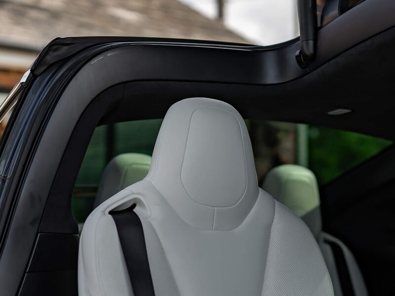 TESLA MODEL X
