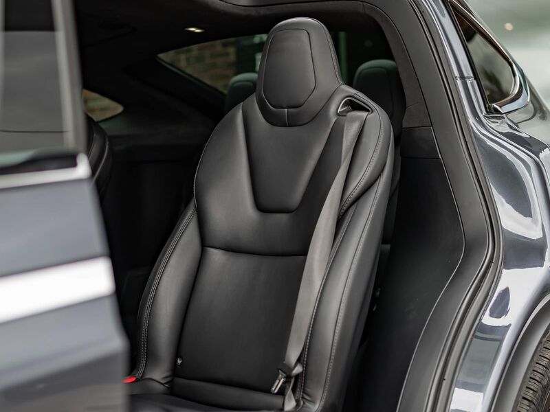 TESLA MODEL X