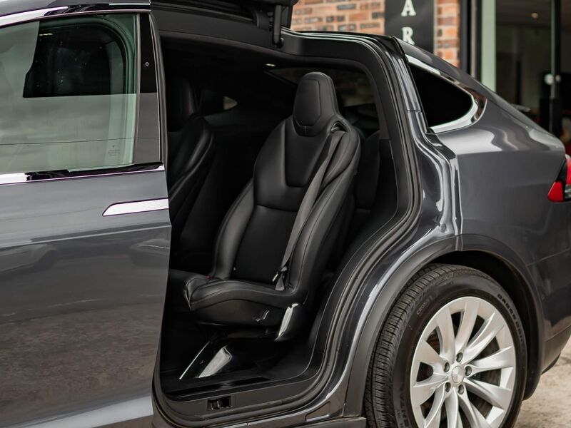 TESLA MODEL X