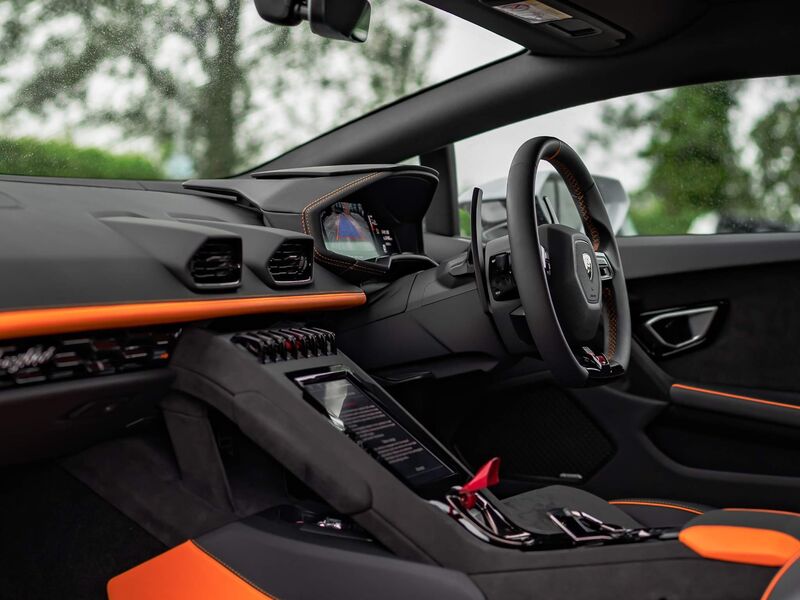 LAMBORGHINI HURACAN