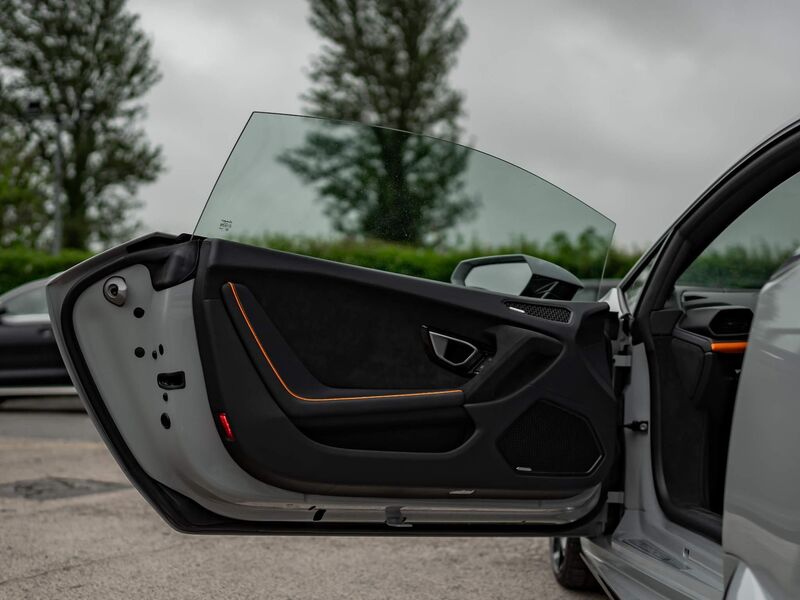 LAMBORGHINI HURACAN