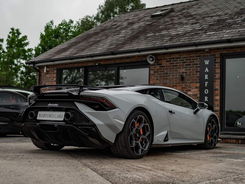 LAMBORGHINI HURACAN