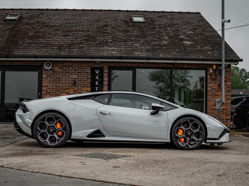 LAMBORGHINI HURACAN