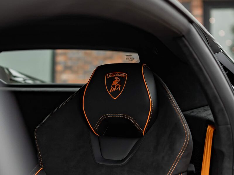 LAMBORGHINI HURACAN