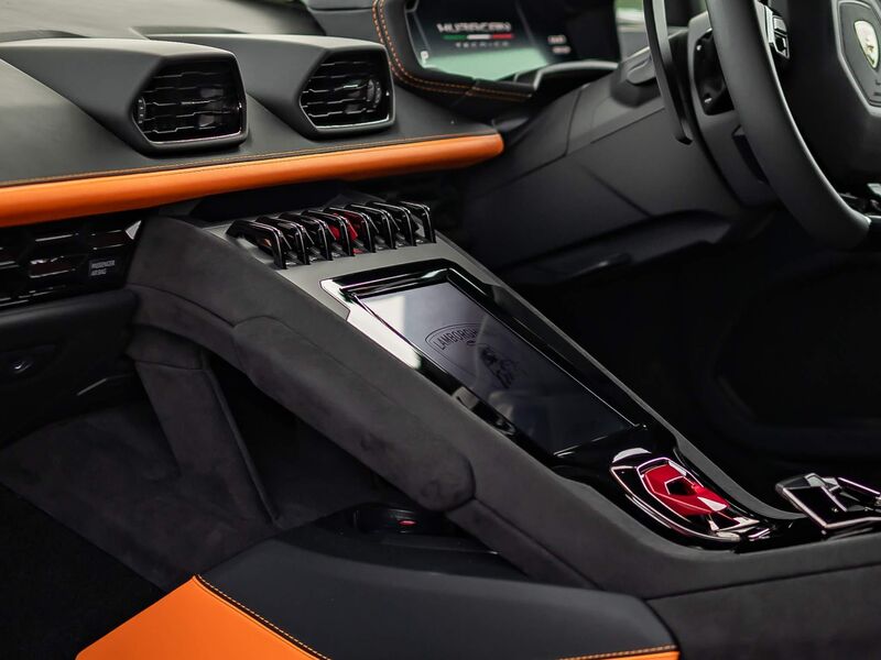 LAMBORGHINI HURACAN