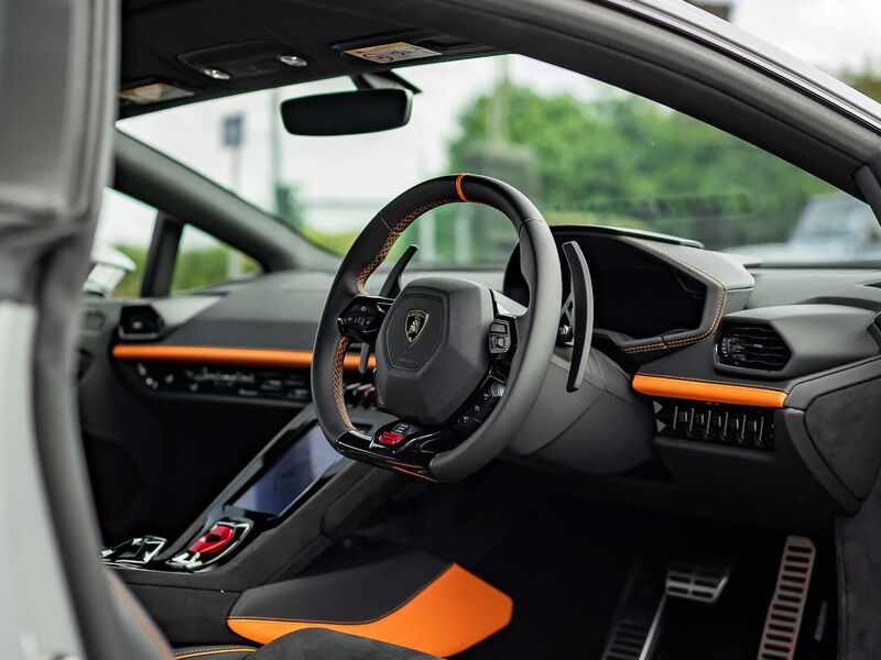 LAMBORGHINI HURACAN