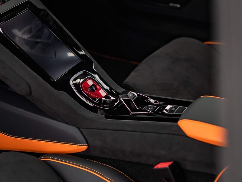 LAMBORGHINI HURACAN