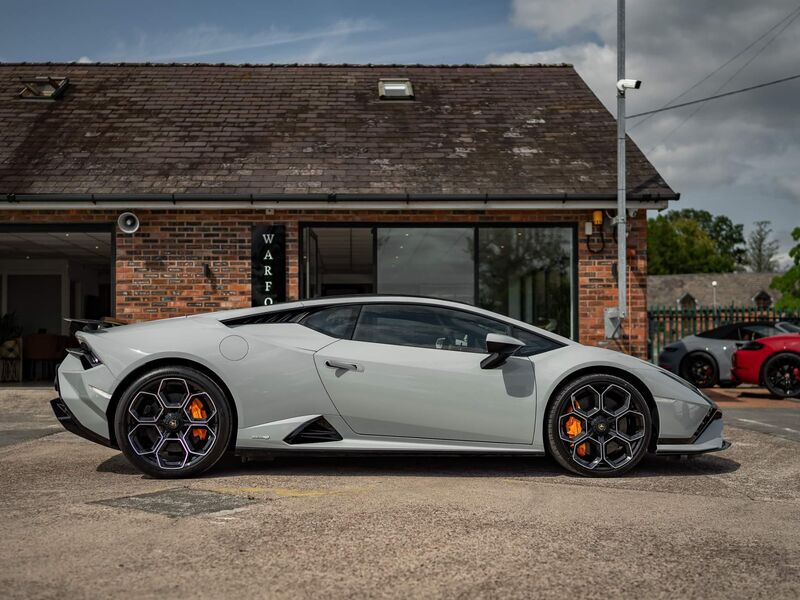 LAMBORGHINI HURACAN