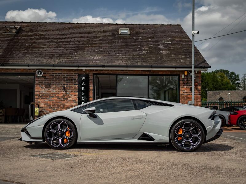 LAMBORGHINI HURACAN