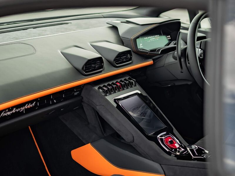 LAMBORGHINI HURACAN