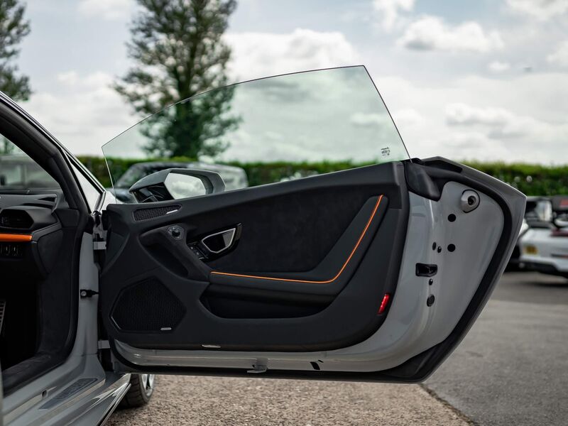 LAMBORGHINI HURACAN