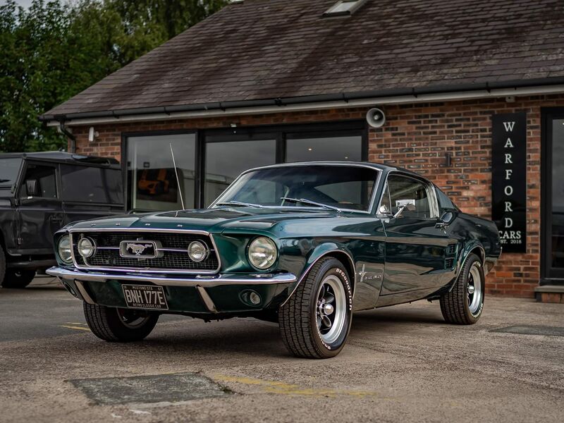 FORD MUSTANG