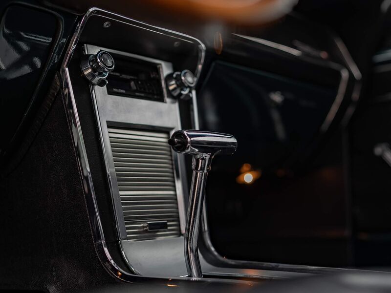 FORD MUSTANG