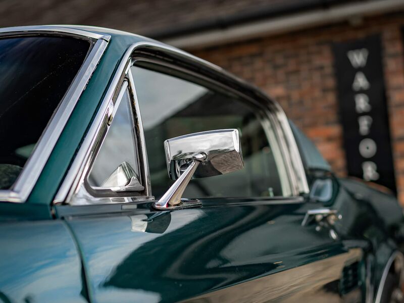 FORD MUSTANG