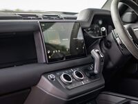 LAND ROVER DEFENDER 110