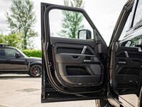LAND ROVER DEFENDER 110