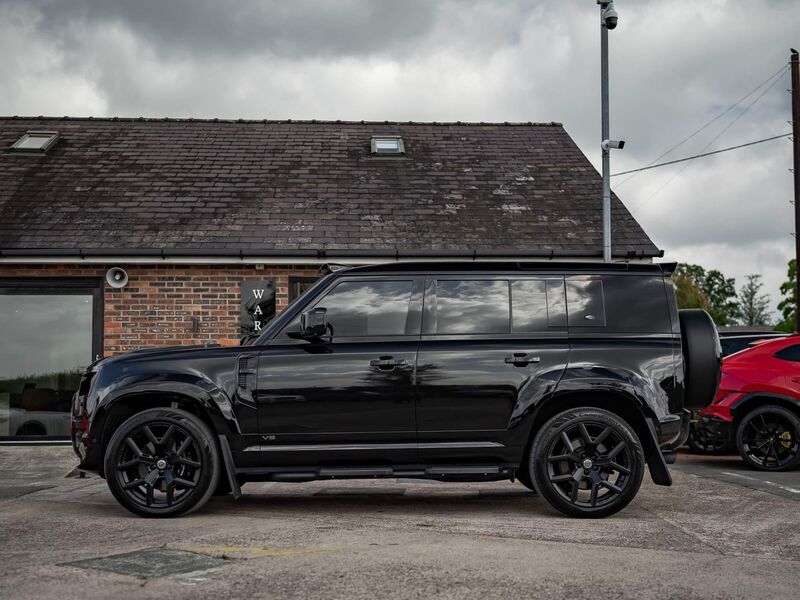 LAND ROVER DEFENDER 110