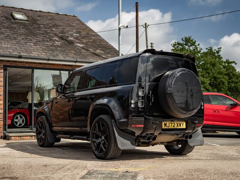 LAND ROVER DEFENDER 110