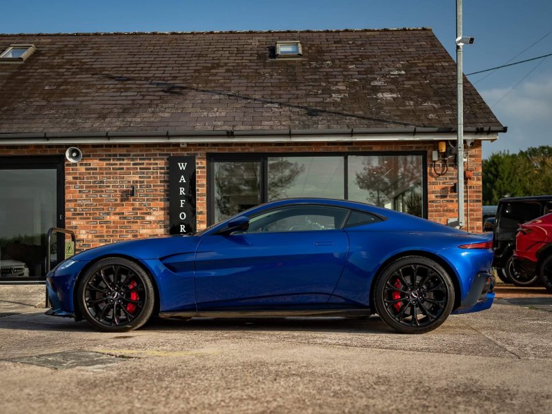 ASTON MARTIN VANTAGE