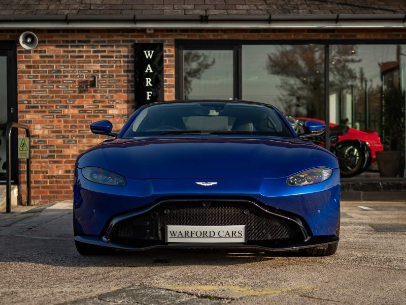 ASTON MARTIN VANTAGE