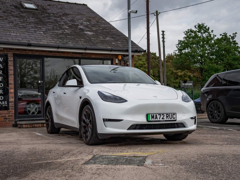 TESLA MODEL Y