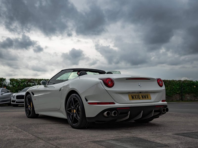 FERRARI CALIFORNIA