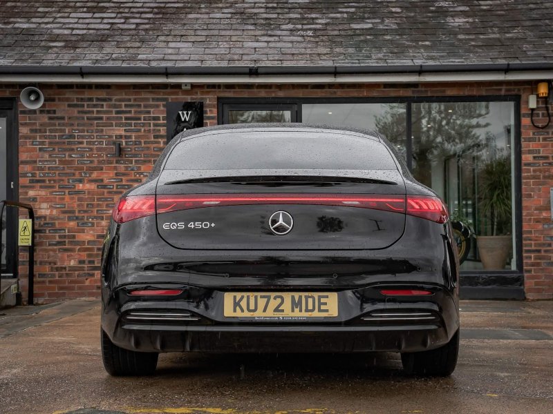 MERCEDES-BENZ EQS