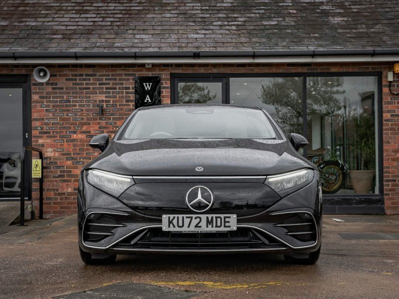MERCEDES-BENZ EQS
