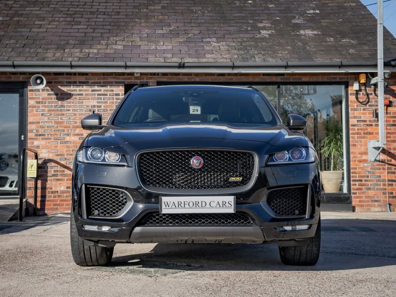 JAGUAR F-PACE