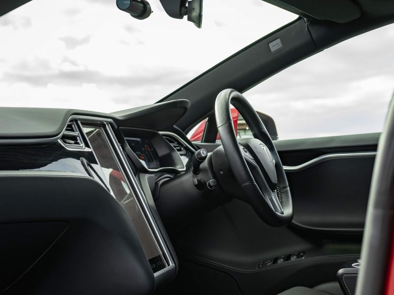 TESLA MODEL S
