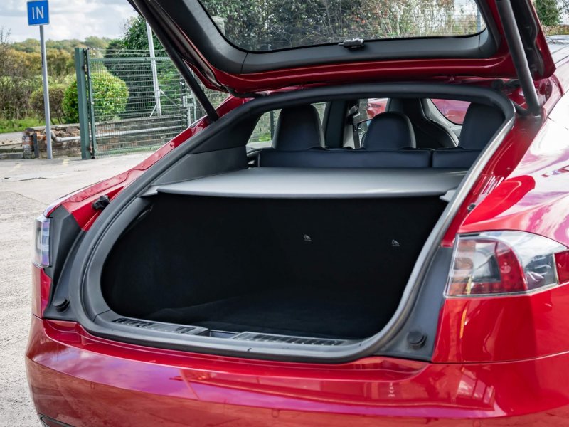 TESLA MODEL S