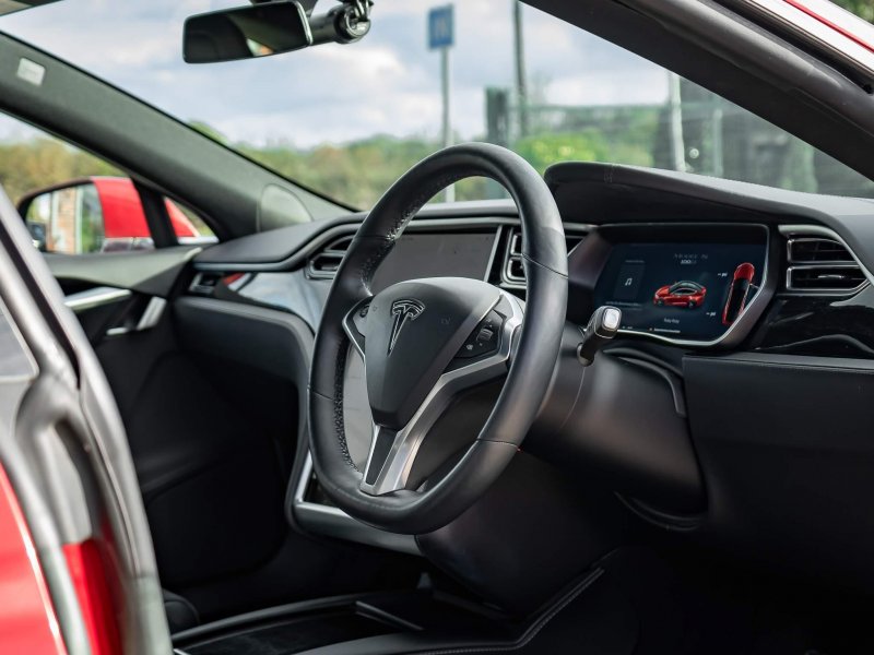 TESLA MODEL S