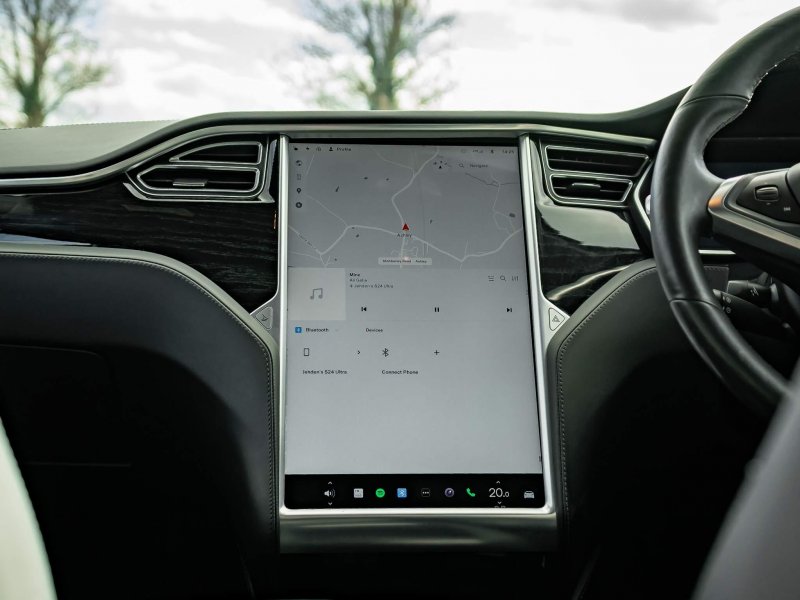 TESLA MODEL S