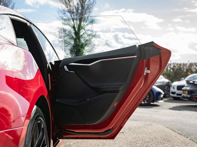 TESLA MODEL S
