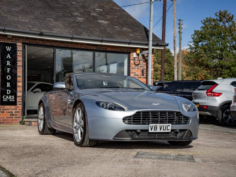 ASTON MARTIN VANTAGE