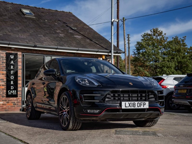 PORSCHE MACAN