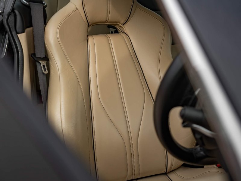 ASTON MARTIN VIRAGE