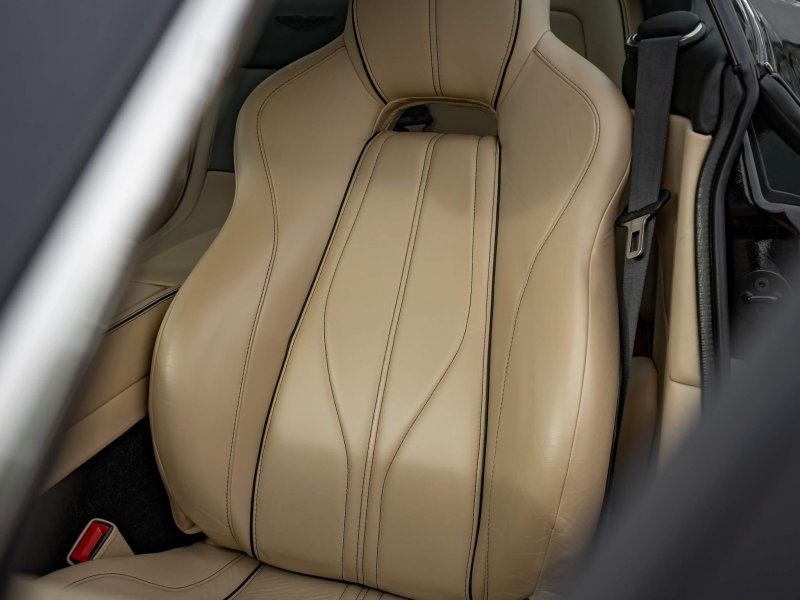 ASTON MARTIN VIRAGE