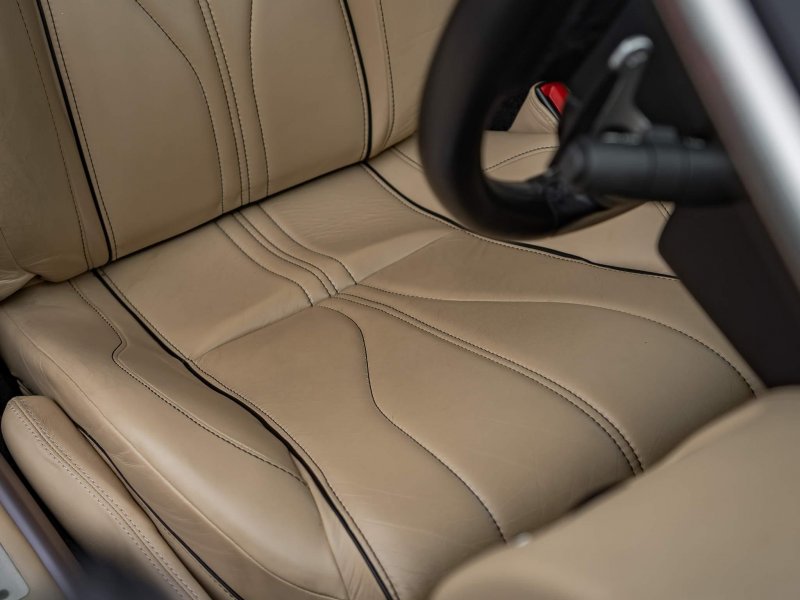 ASTON MARTIN VIRAGE