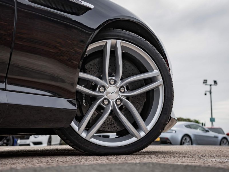 ASTON MARTIN VIRAGE
