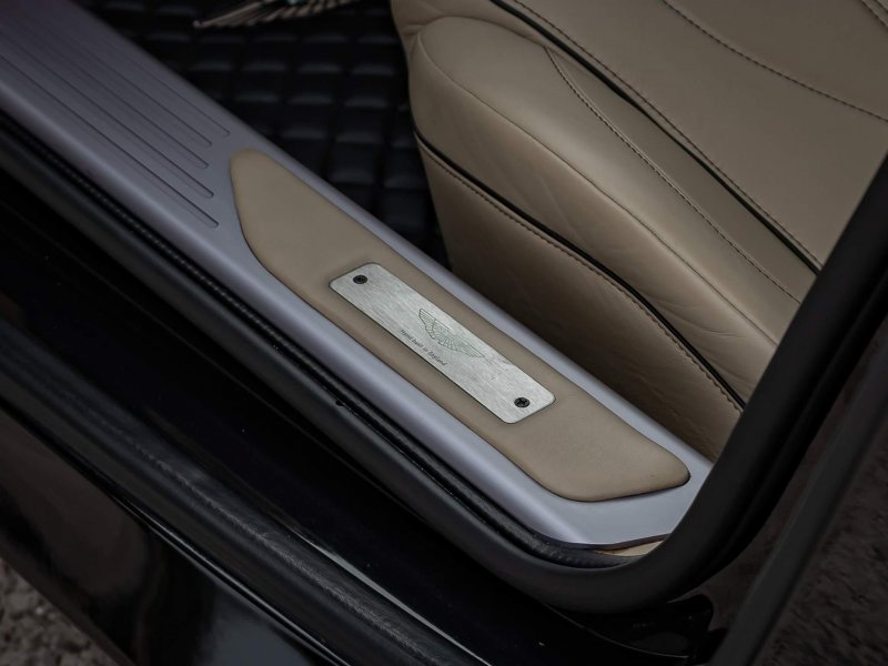 ASTON MARTIN VIRAGE