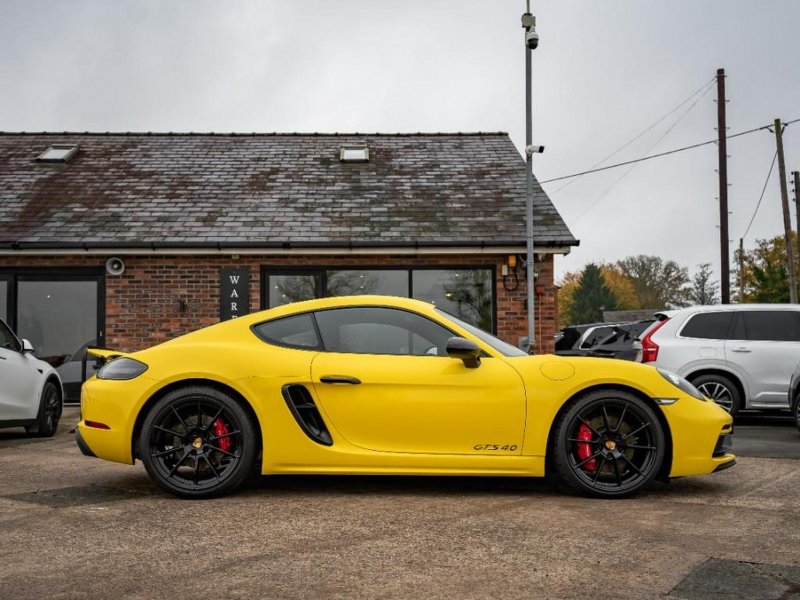 PORSCHE 718