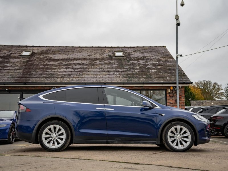 TESLA MODEL X