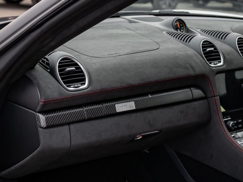 PORSCHE 718 SPYDER