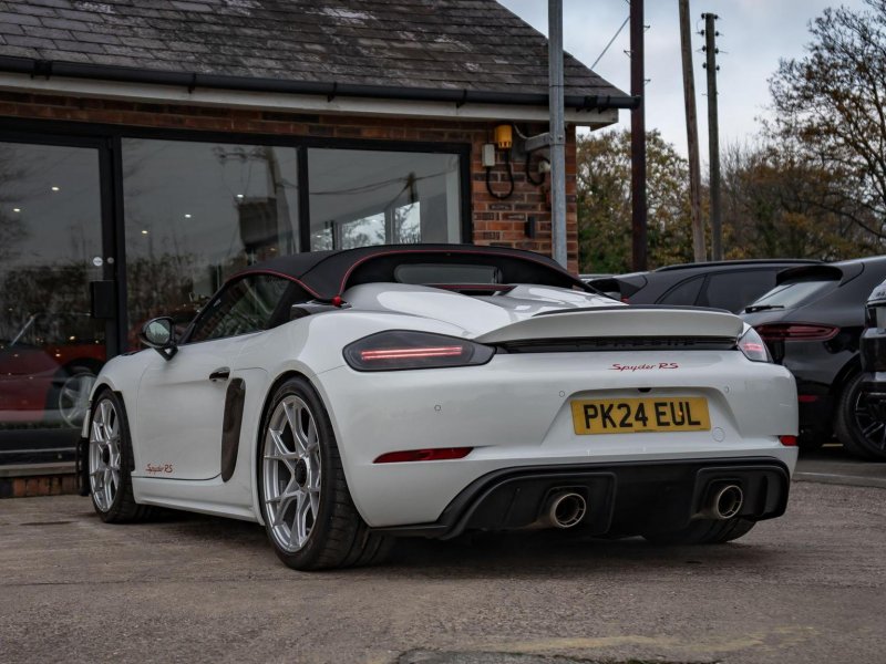 PORSCHE 718 SPYDER