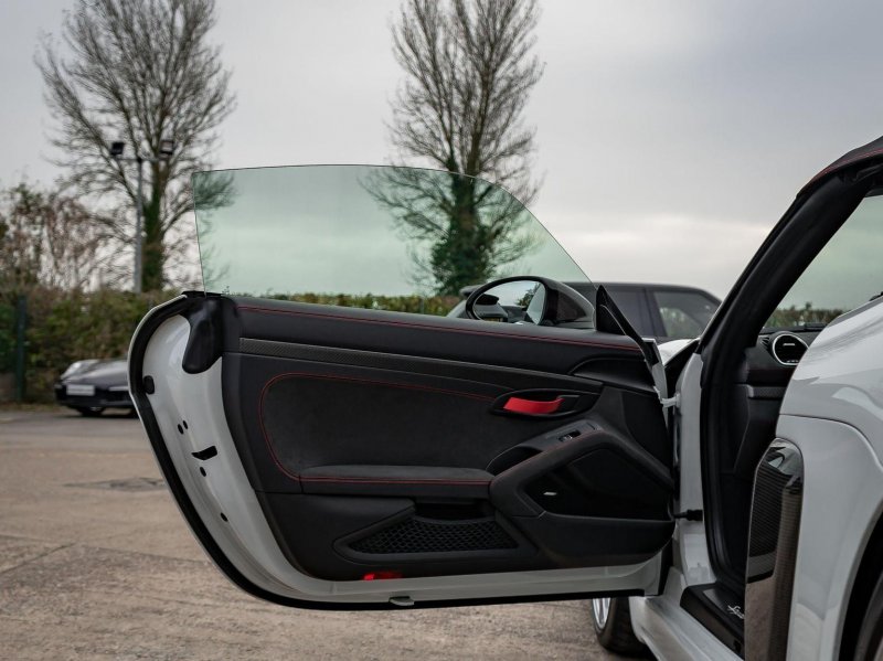 PORSCHE 718 SPYDER